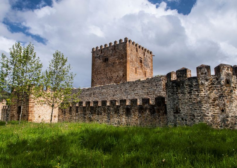 CASTILLO DE MUÑATONES Y FERRERÍA EL POBAL: 28 de Junio