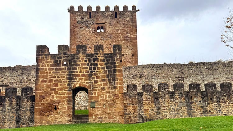 CASTILLO DE MUÑATONES Y FERRERÍA EL POBAL: 28 de Junio 3 CASTILLO DE MUÑATONES Y FERRERÍA EL POBAL: 28 de Junio